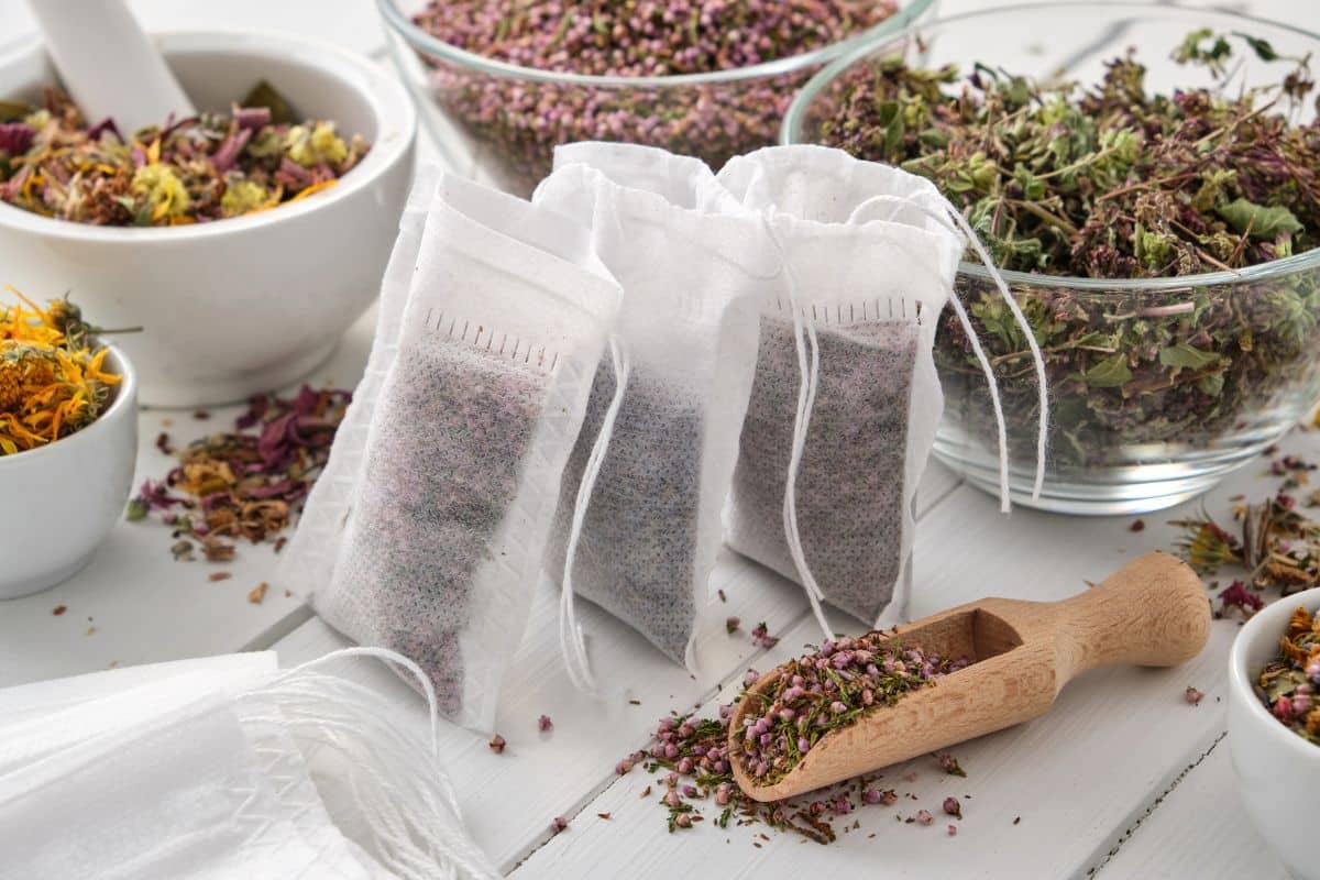 Des sachets de thé libèrent des millions de microplastiques